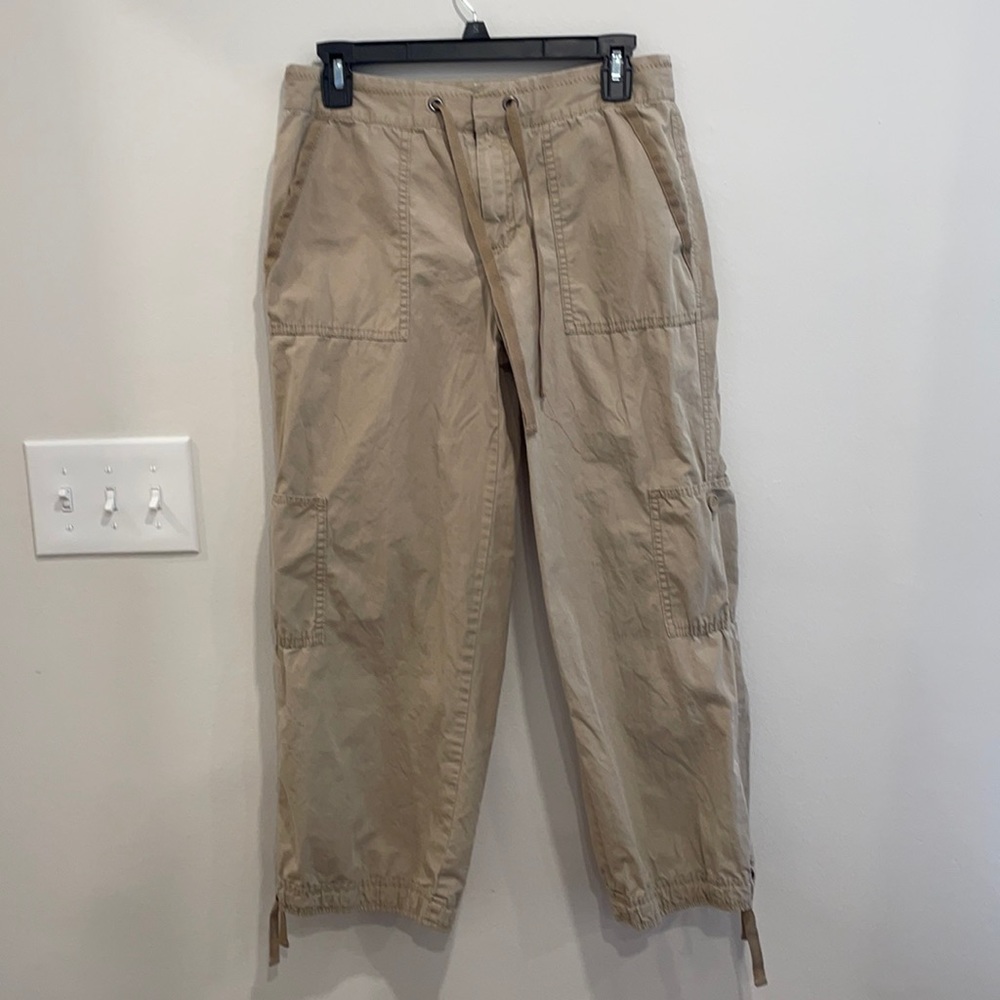 Liz Claiborne Tan Capris 6